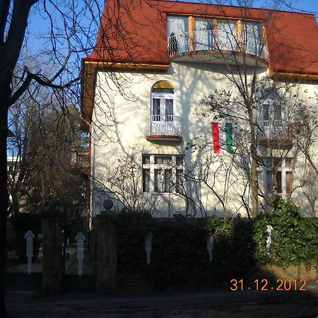 Villa Julia Budapest Room photo